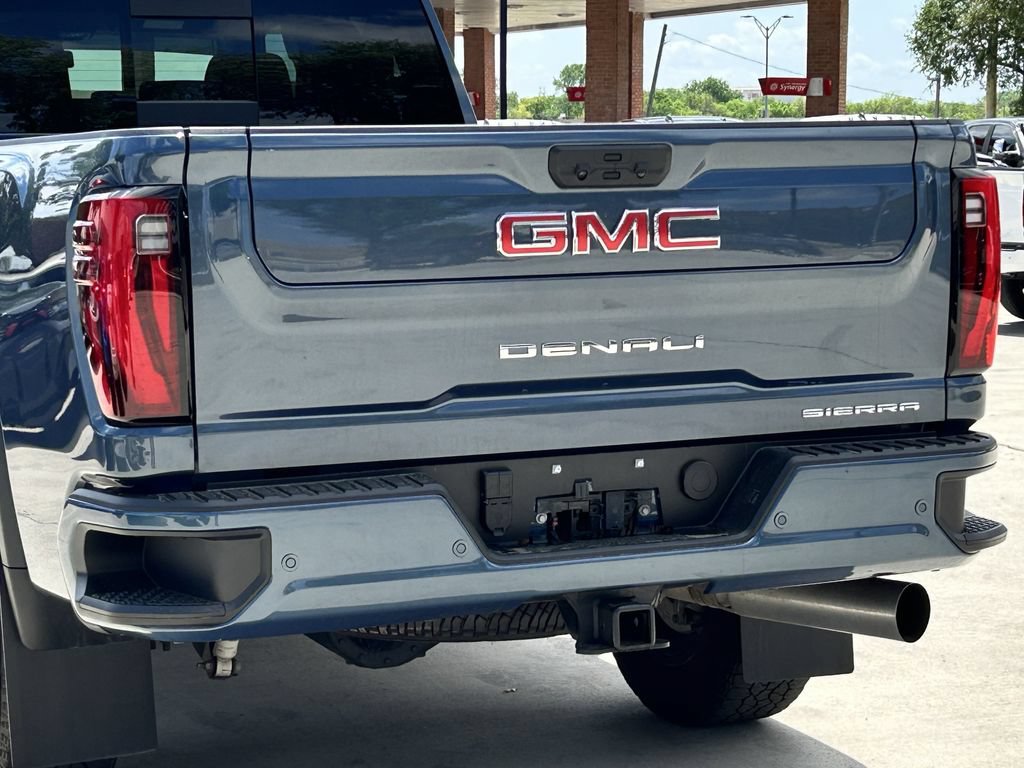 Used 2025 GMC Sierra 3500 Denali AWD/4WD image 6