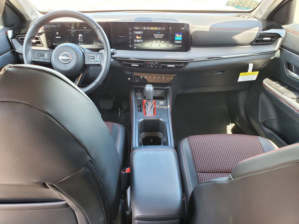 Used 2025 Nissan Kicks SR AWD/4WD image 14