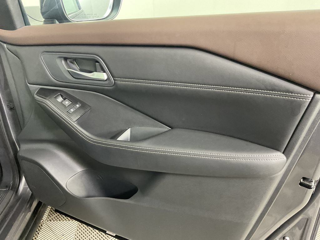 Used 2023 Nissan Rogue SV w/ SV Premium B Package AWD/4WD image 24