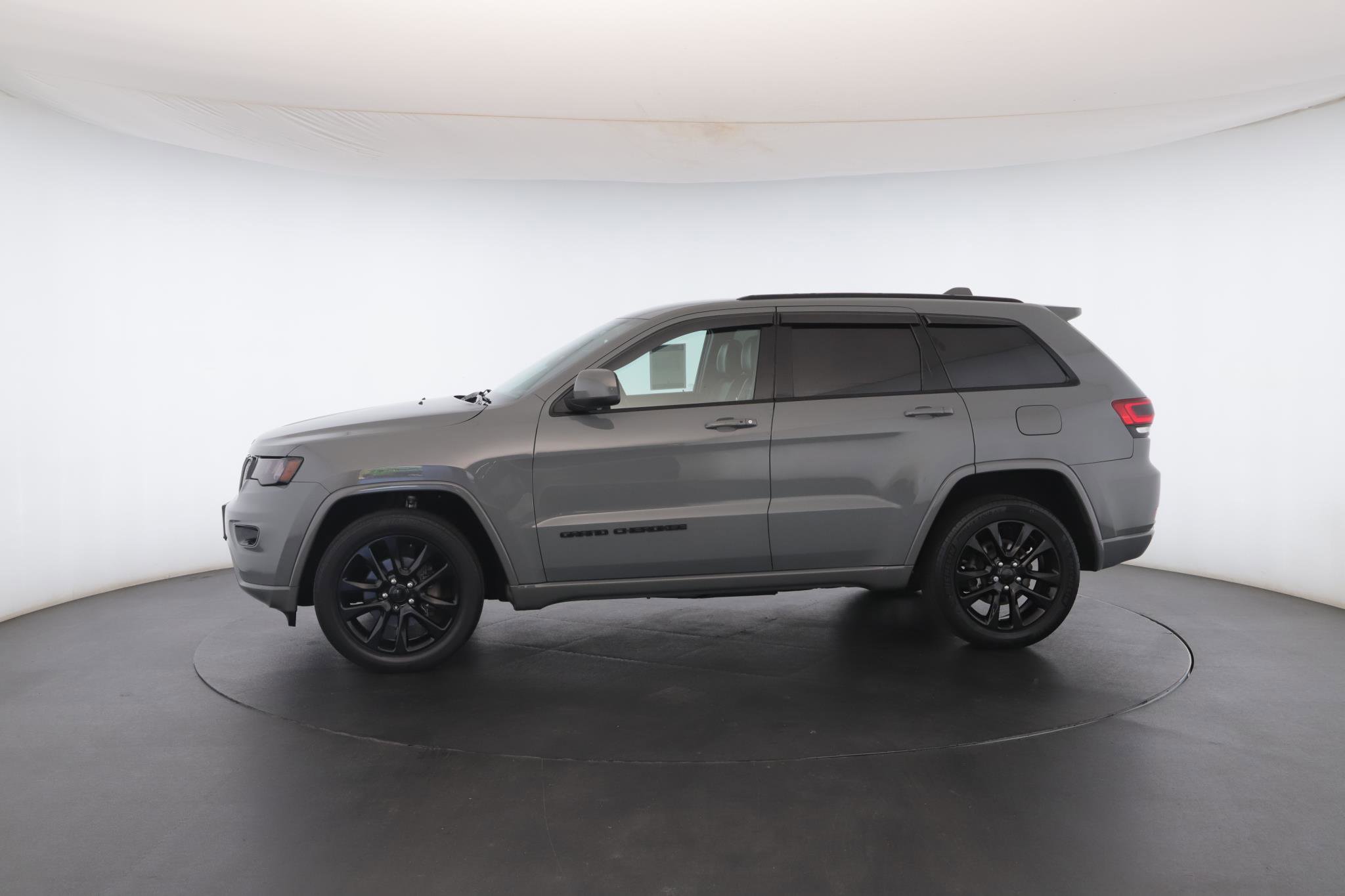 Used 2020 Jeep Grand Cherokee Altitude image 43