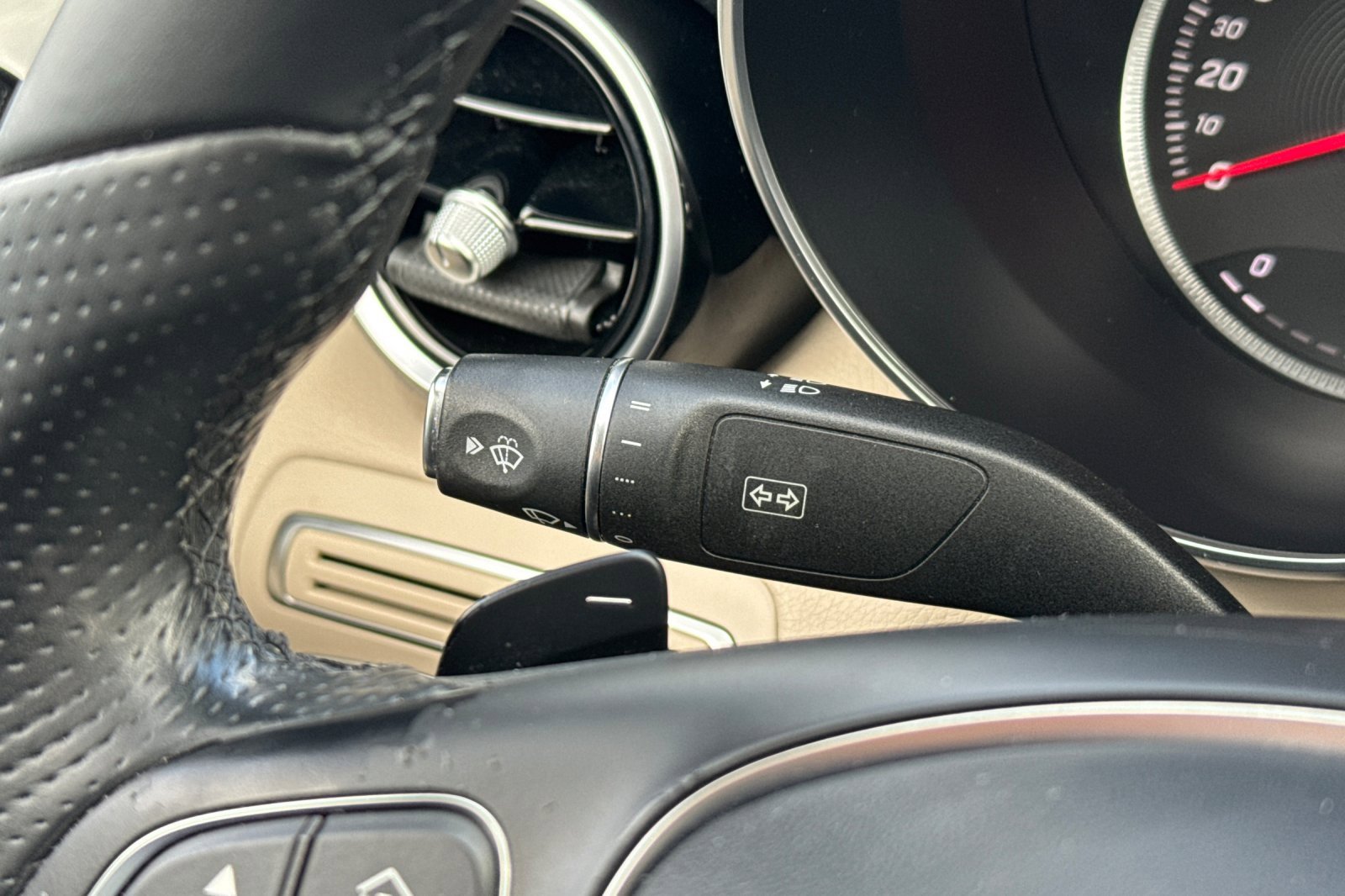 Used 2016 Mercedes-Benz C 300 4MATIC Sedan image 35