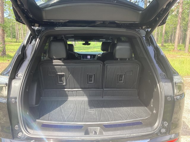 Used 2022 Buick Enclave Avenir w/ Avenir Technology Package image 10
