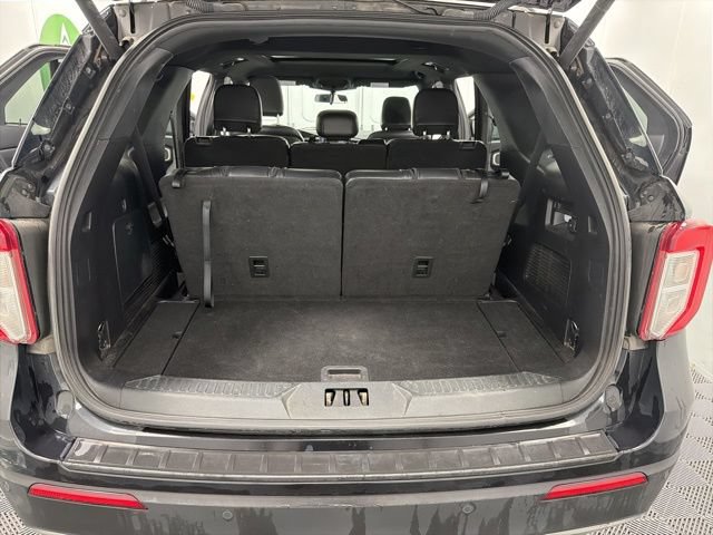 Used 2020 Ford Explorer XLT w/ Equipment Group 202A AWD/4WD image 14