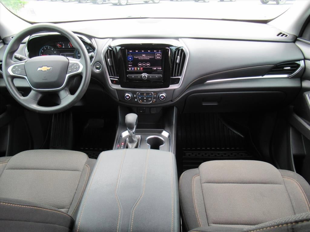 Used 2021 Chevrolet Traverse LS FWD image 12
