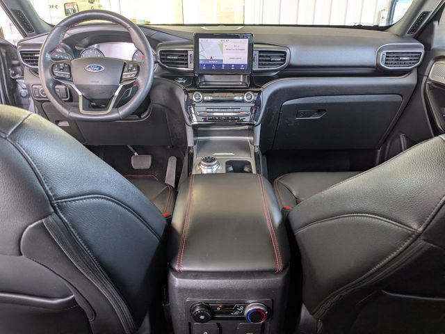 Used 2024 Ford Explorer ST-Line w/ Class IV Trailer Tow Package AWD/4WD image 4