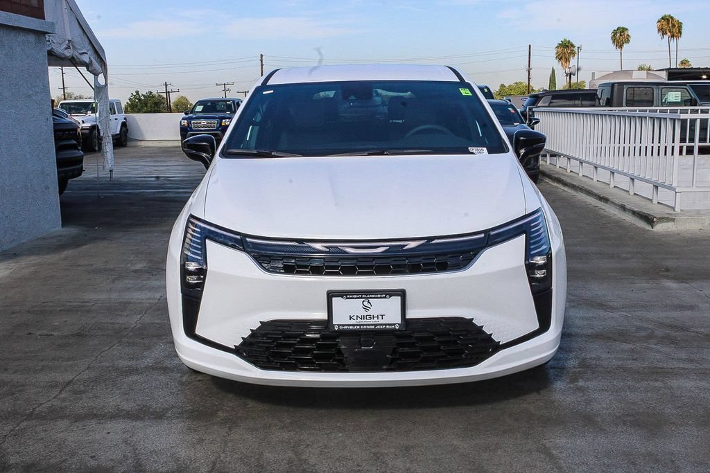 New 2027 Chrysler Pacifica Select FWD image 3