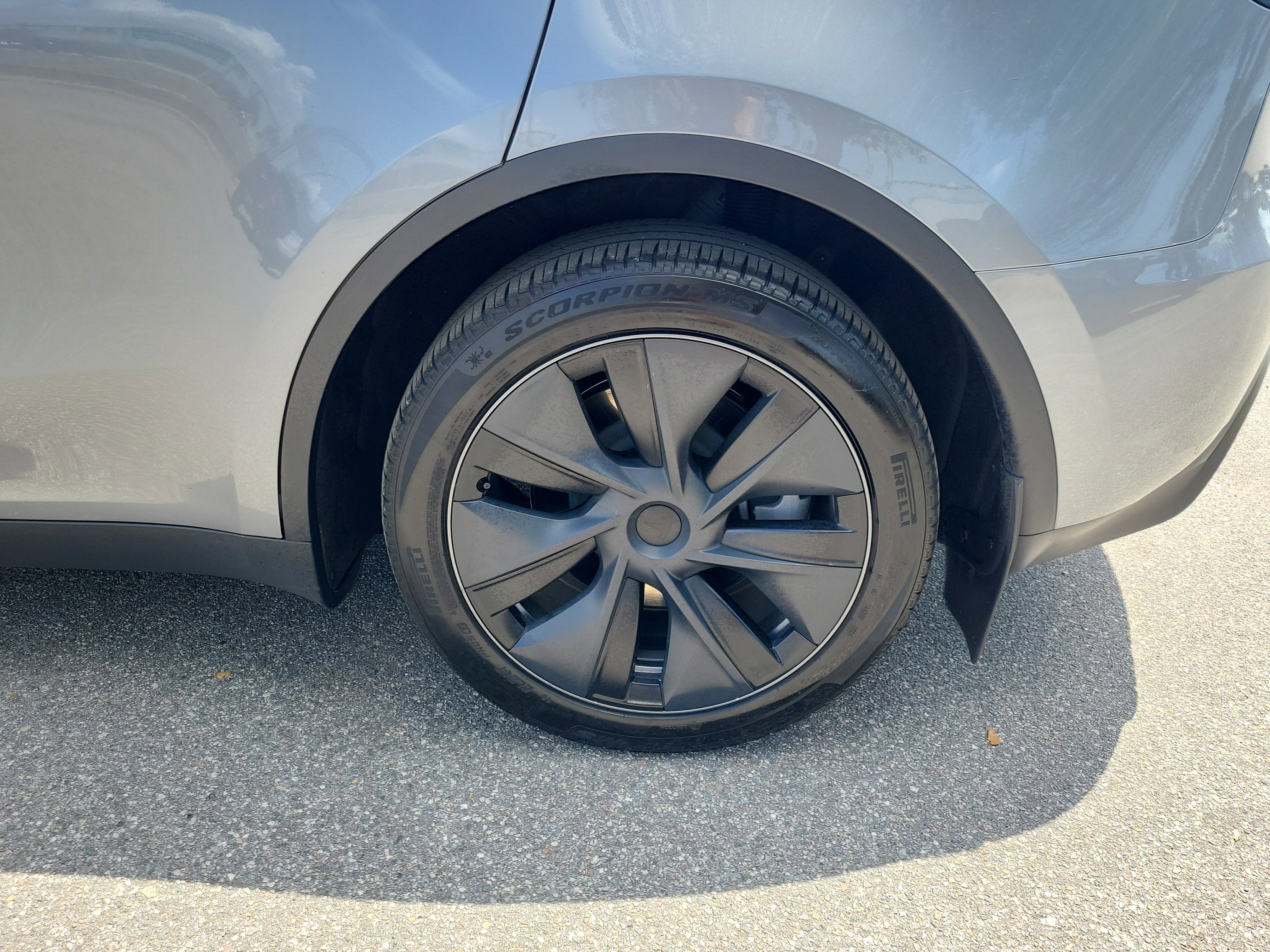 Used 2025 Tesla Model Y Long Range AWD/4WD image 5