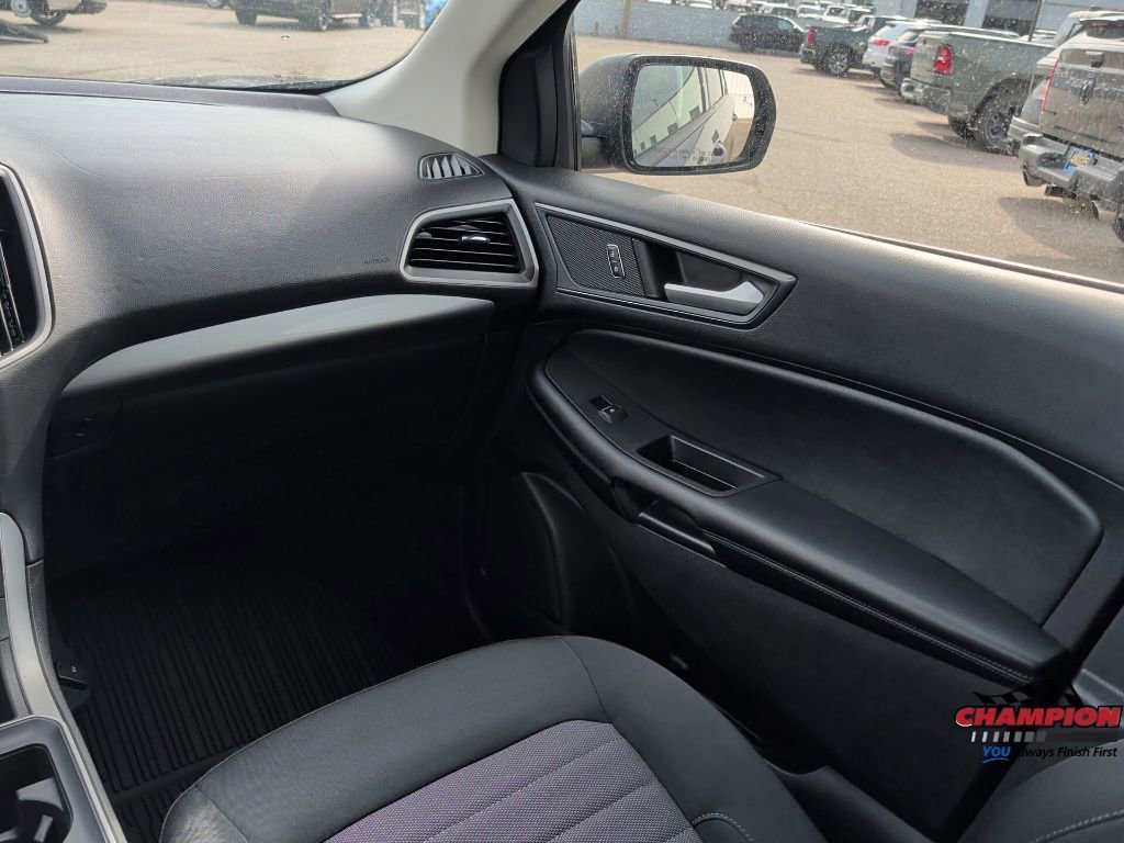 Used 2022 Ford Edge SE image 23