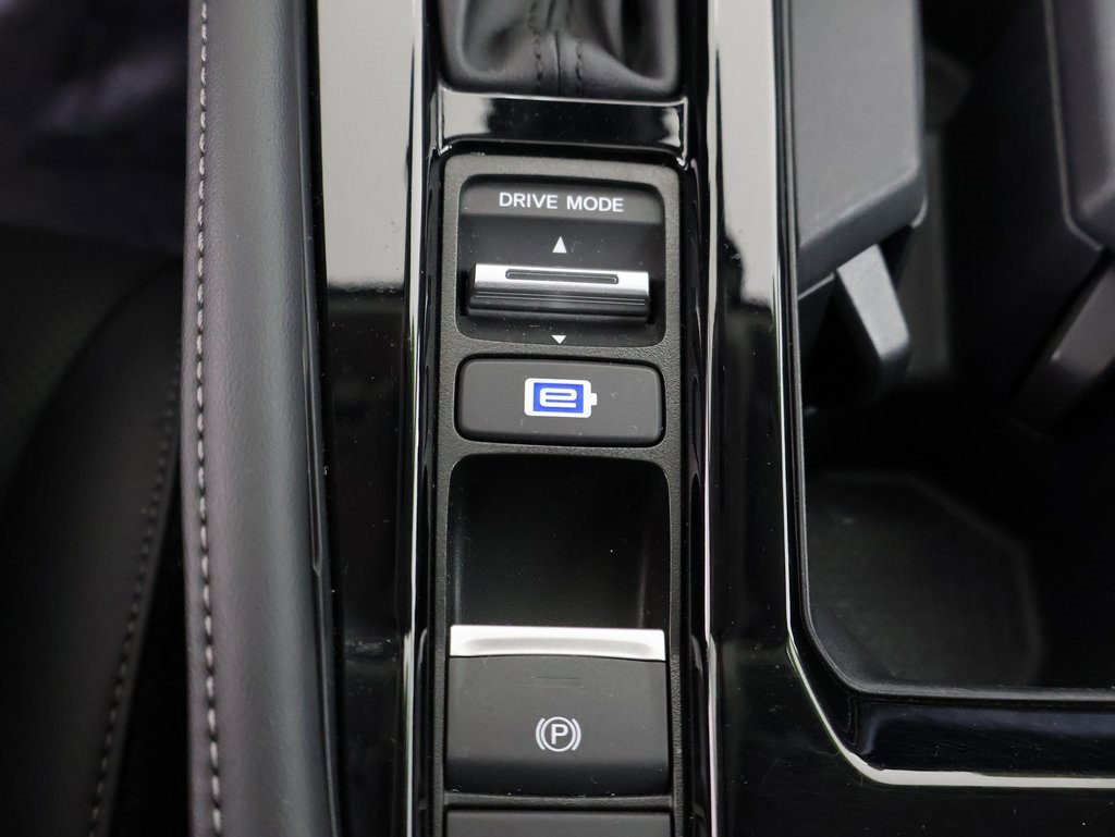 Used 2023 Honda Accord Touring image 4