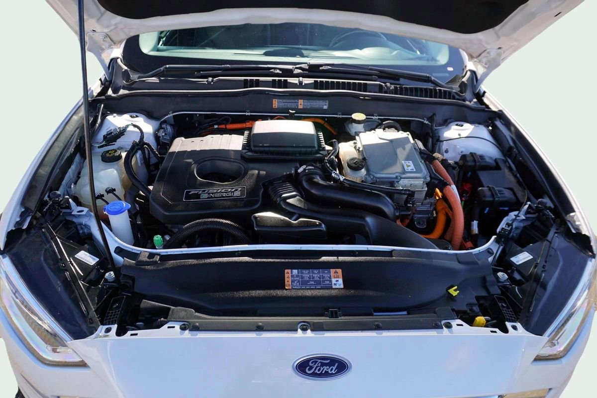 Used 2017 Ford Fusion Energi Titanium FWD image 12