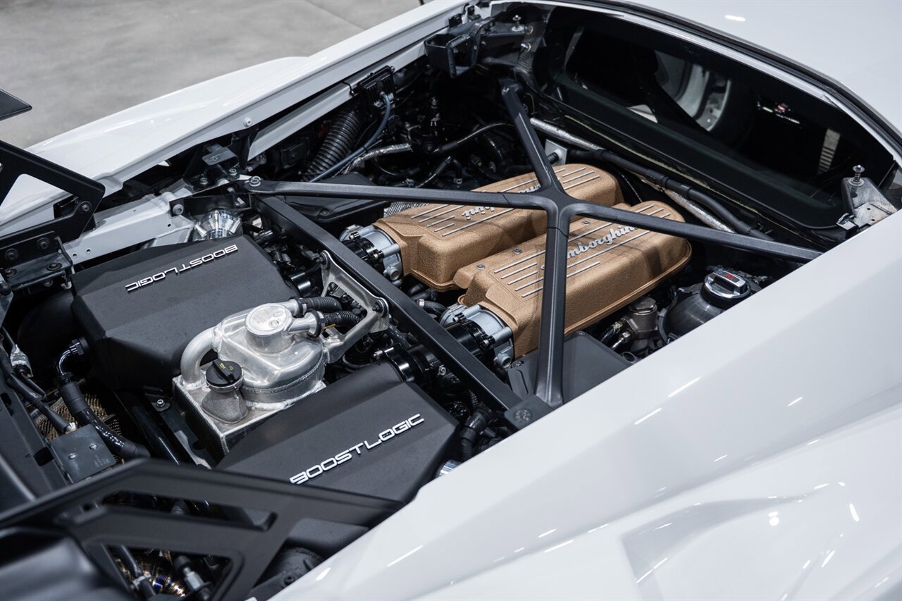 Used 2022 Lamborghini Huracan STO RWD image 43