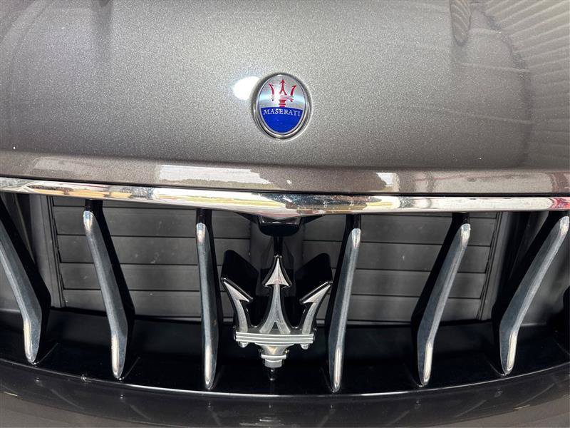 Used 2018 Maserati Levante AWD/4WD image 25