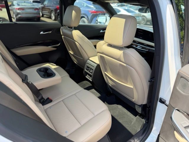 Used 2024 Cadillac XT4 Premium Luxury AWD/4WD image 10