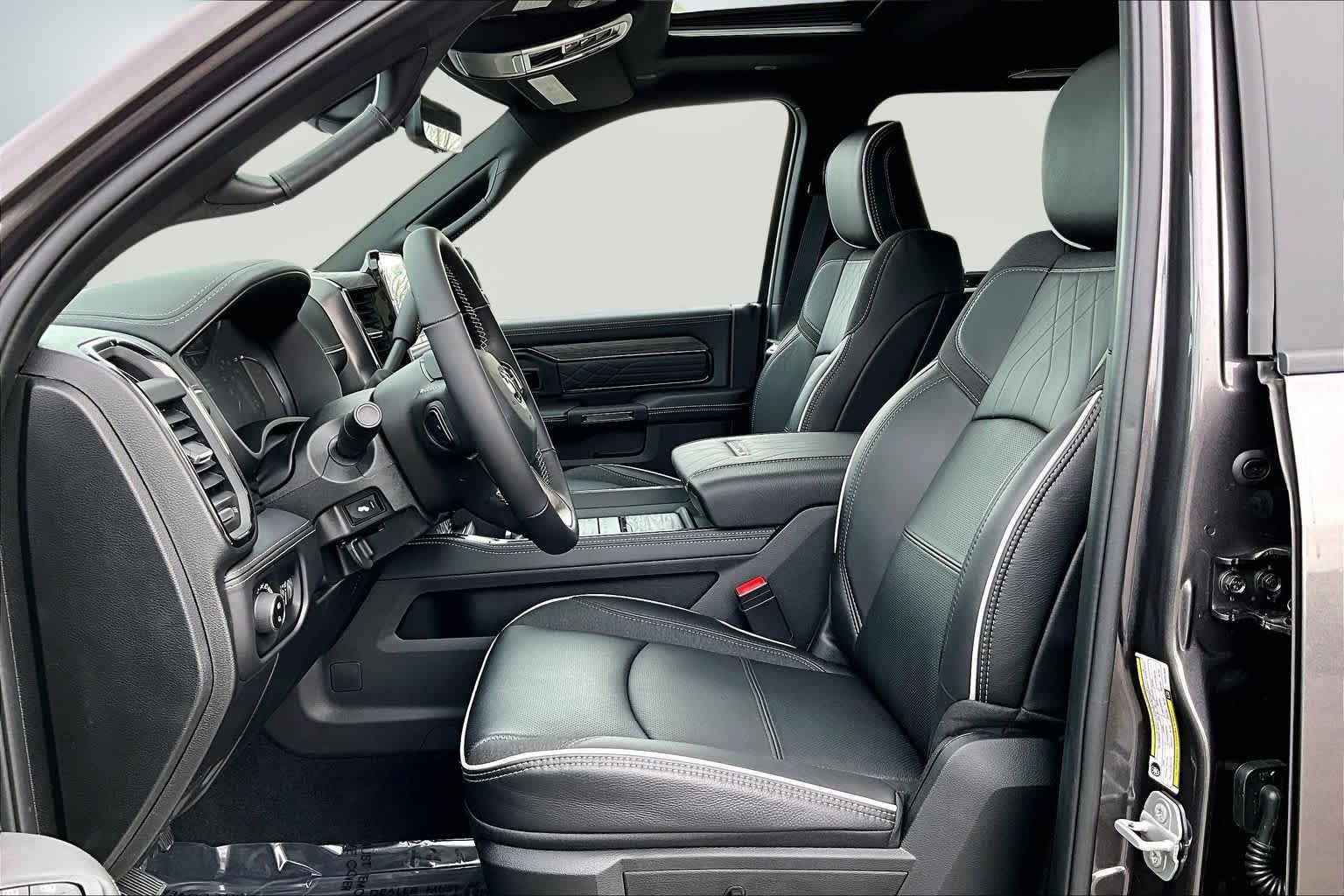 New 2026 RAM 3500 Limited AWD/4WD image 10