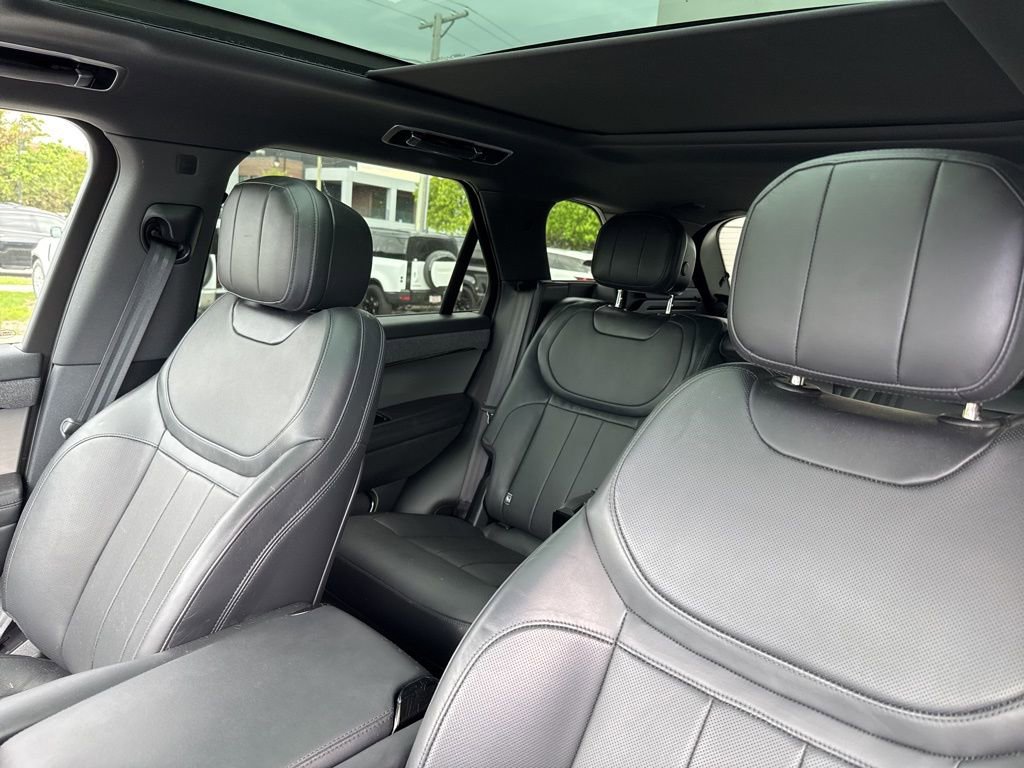 Used 2025 Land Rover Range Rover Sport SE AWD/4WD image 11
