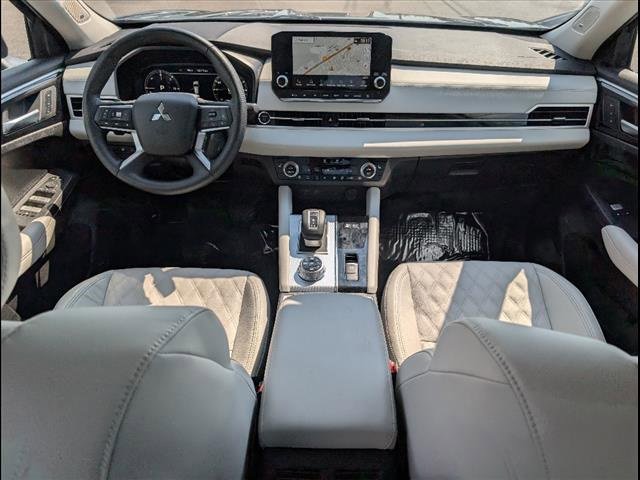 Used 2024 Mitsubishi Outlander SEL image 16