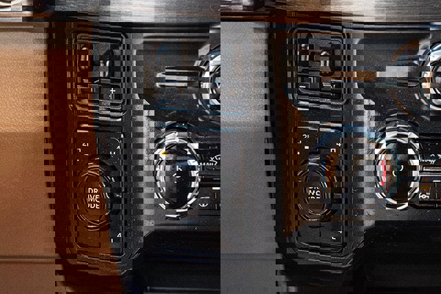 Used 2023 Ford F250 Lariat w/ Chrome Package image 25