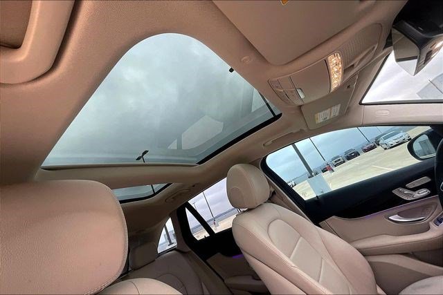 Used 2022 Mercedes-Benz GLC 300 4MATIC image 27