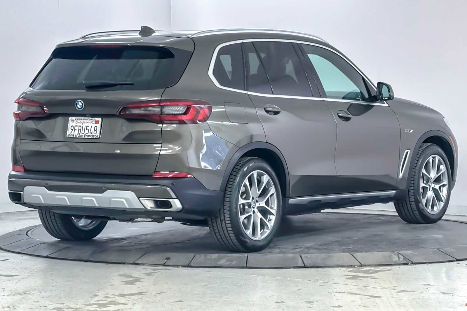 Used 2023 BMW X5 xDrive45e w/ Climate Comfort Package image 2