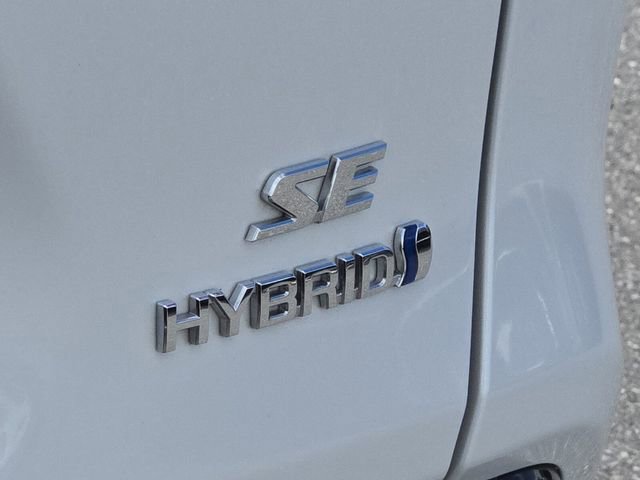 Used 2024 Toyota RAV4 SE w/ Convenience Package image 7
