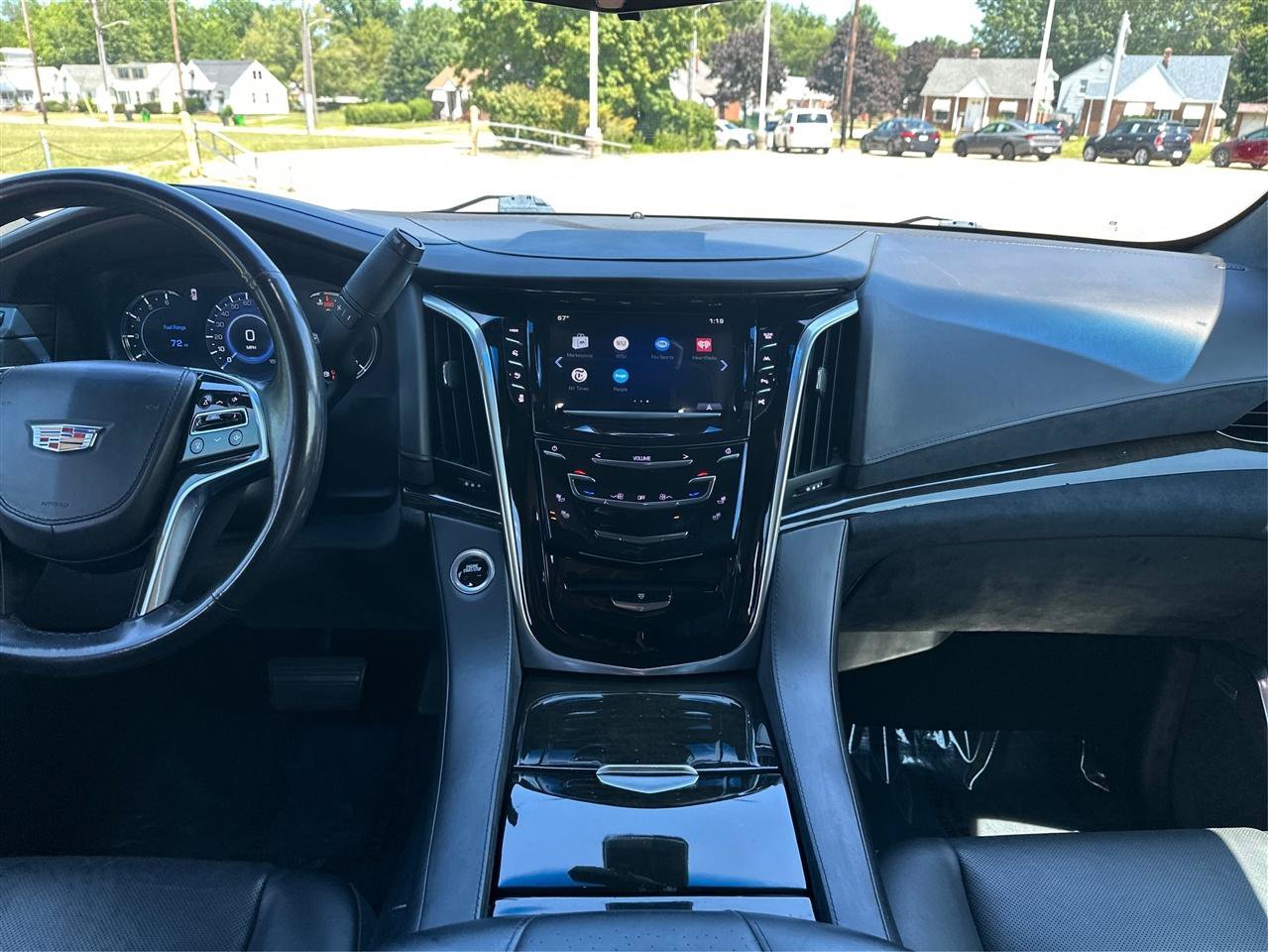 Used 2019 Cadillac Escalade ESV Platinum AWD/4WD image 13