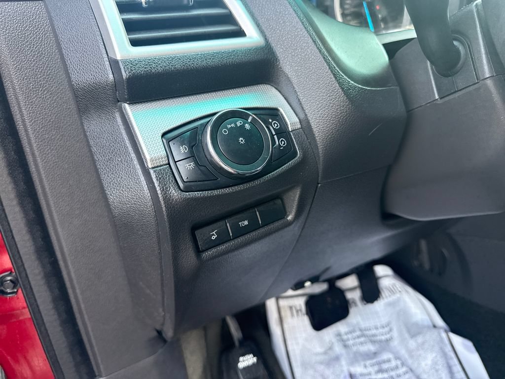 Used 2013 Ford Explorer XLT FWD image 28