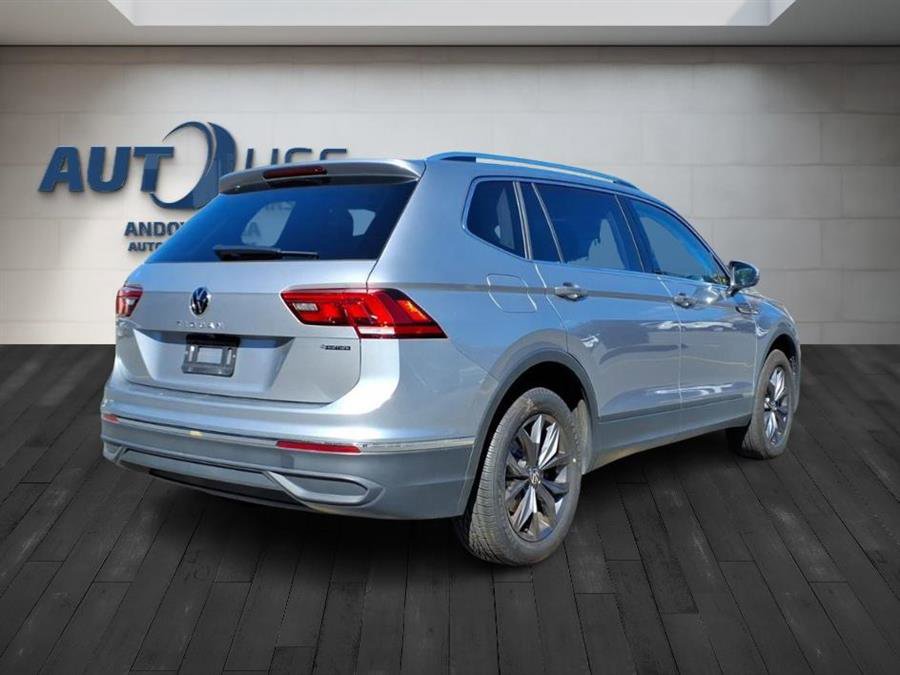 Used 2024 Volkswagen Tiguan SE image 10