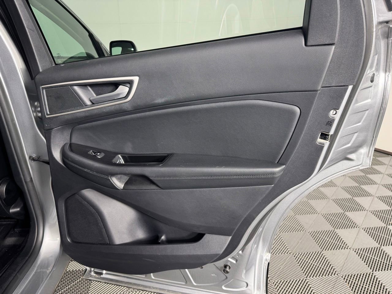 Used 2020 Ford Edge SEL AWD/4WD image 30