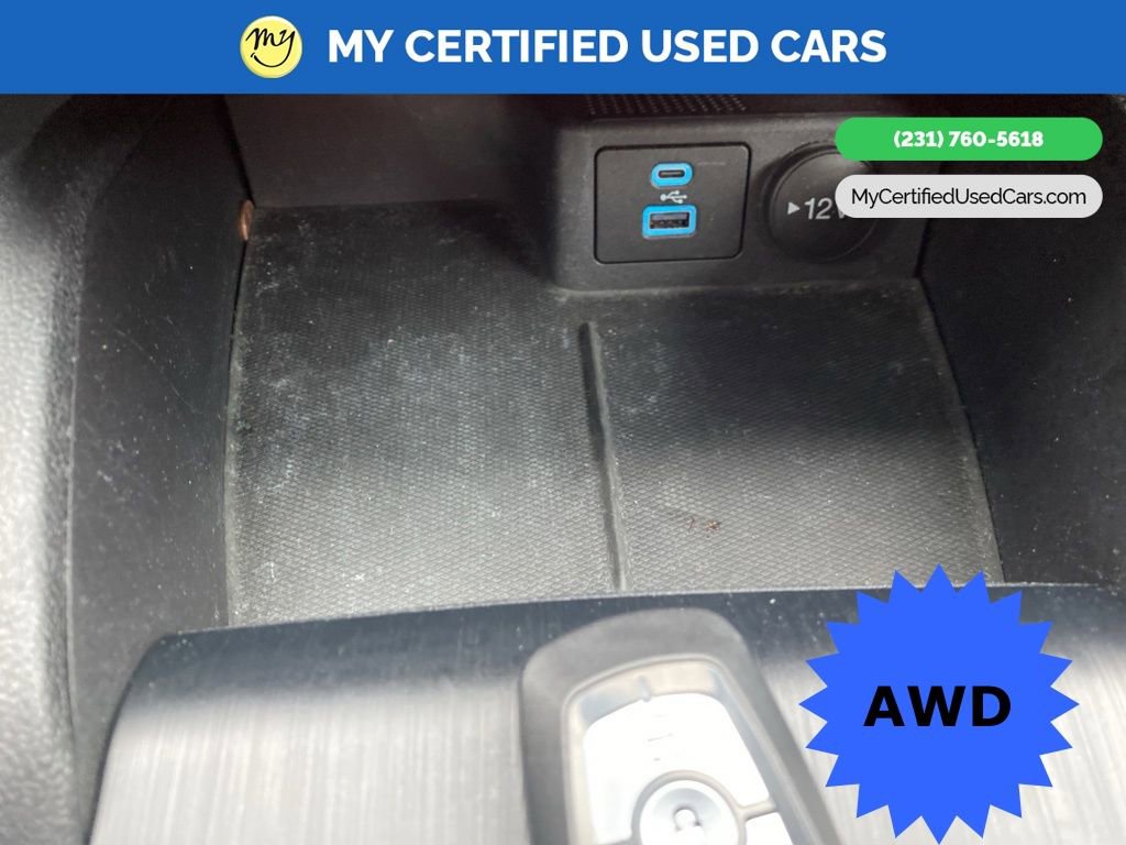 Used 2022 Ford Escape SE w/ Cold Weather Package image 17