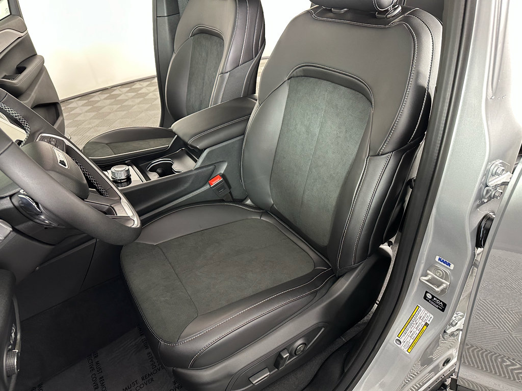 New 2025 Jeep Grand Cherokee Altitude AWD/4WD image 24