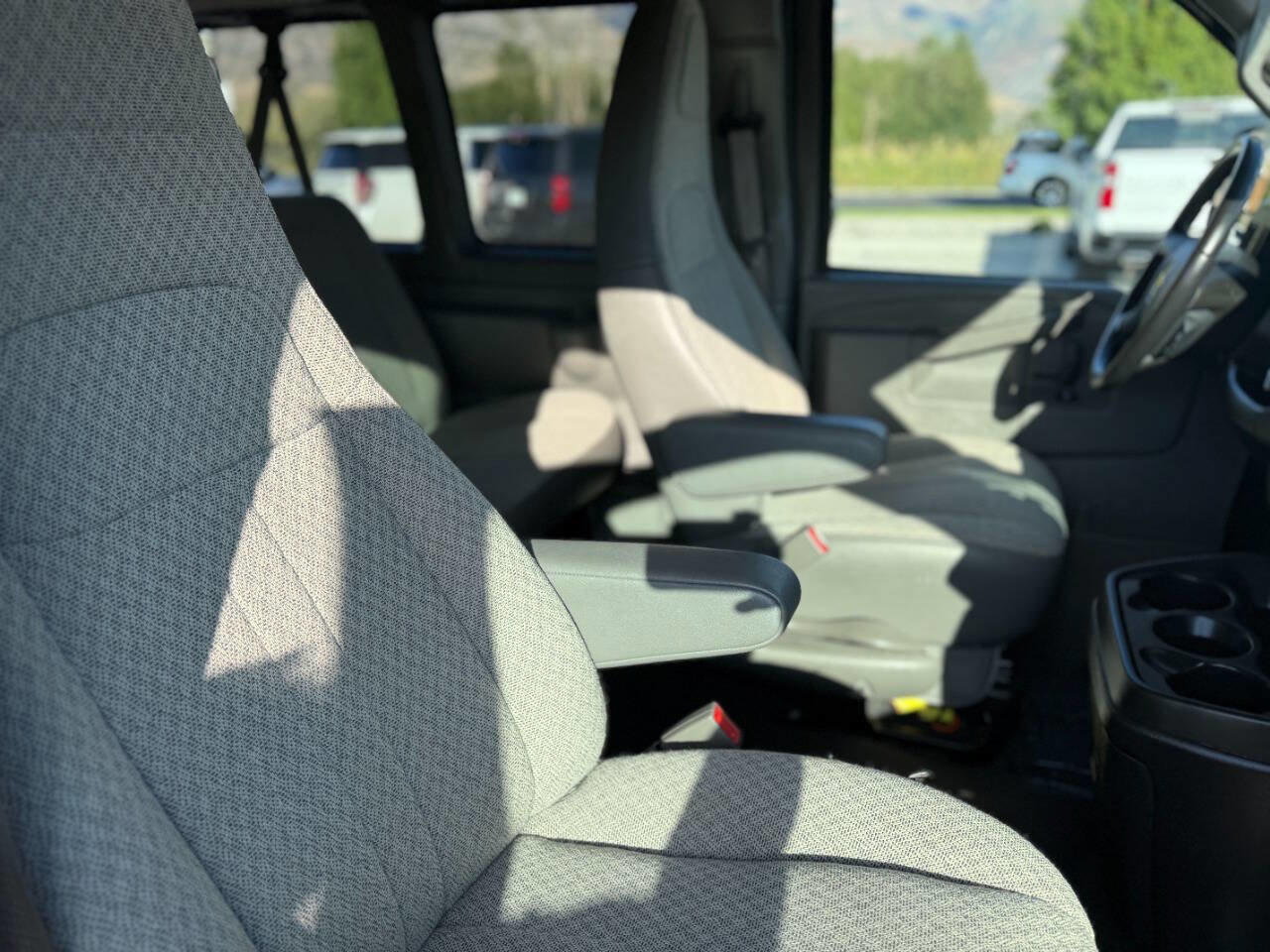 Used 2023 Chevrolet Express 3500 LS image 28