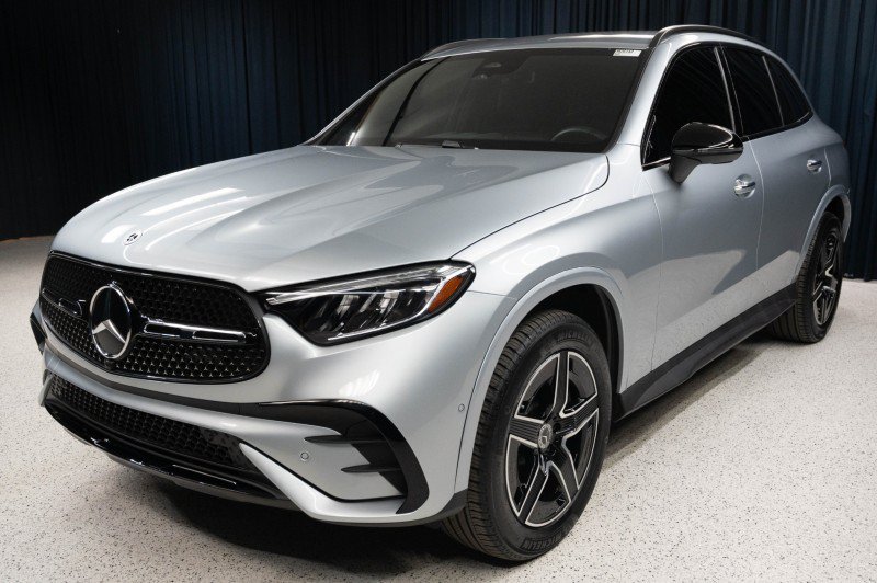 Certified 2026 Mercedes-Benz GLC 300 image 1