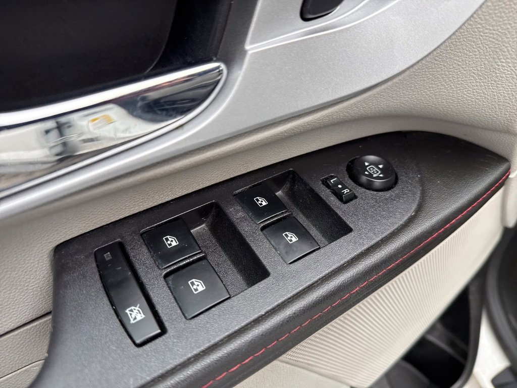 Used 2013 Chevrolet Equinox LT w/ Driver Convenience Package image 13