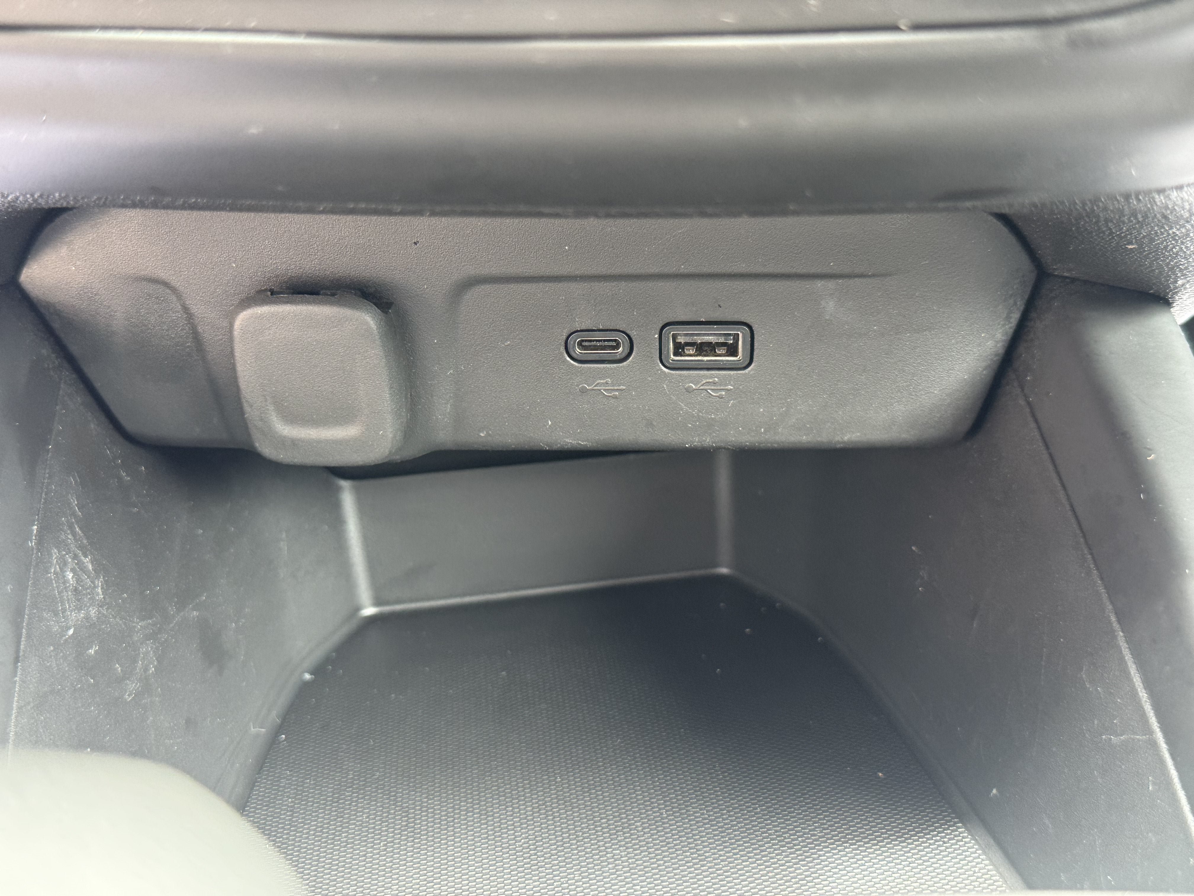 Used 2024 Chevrolet Trax LS w/ LS Convenience Package FWD image 32