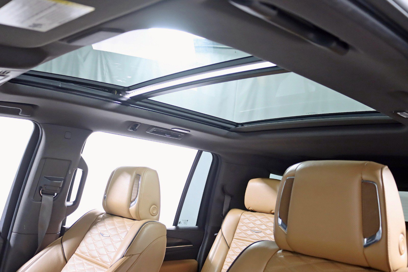 Used 2023 Cadillac Escalade ESV Premium Luxury AWD/4WD image 36