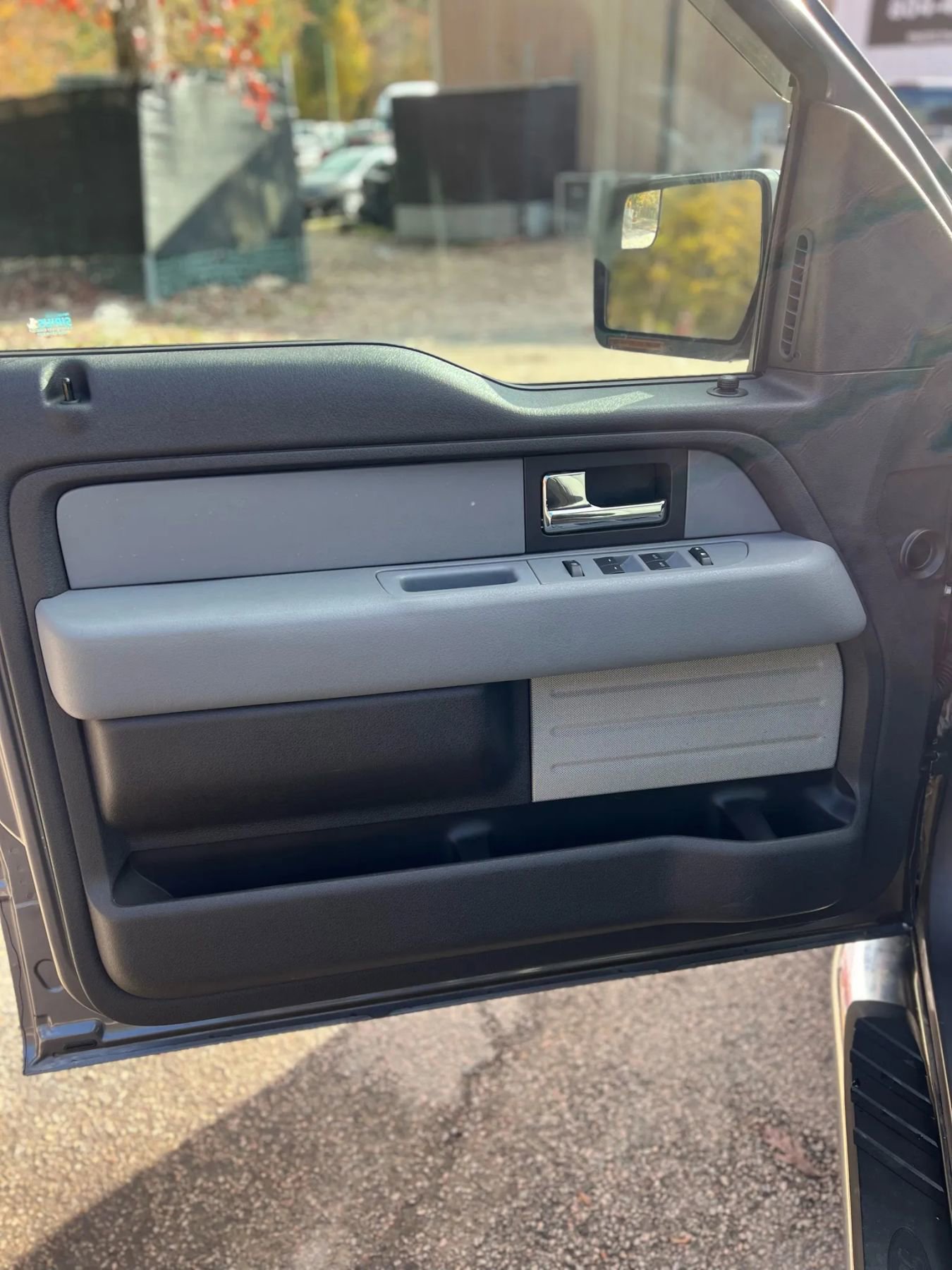 Used 2013 Ford F150 XLT w/ Luxury Equipment Group image 32