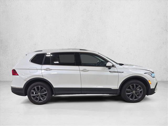Used 2023 Volkswagen Tiguan SE AWD/4WD image 4
