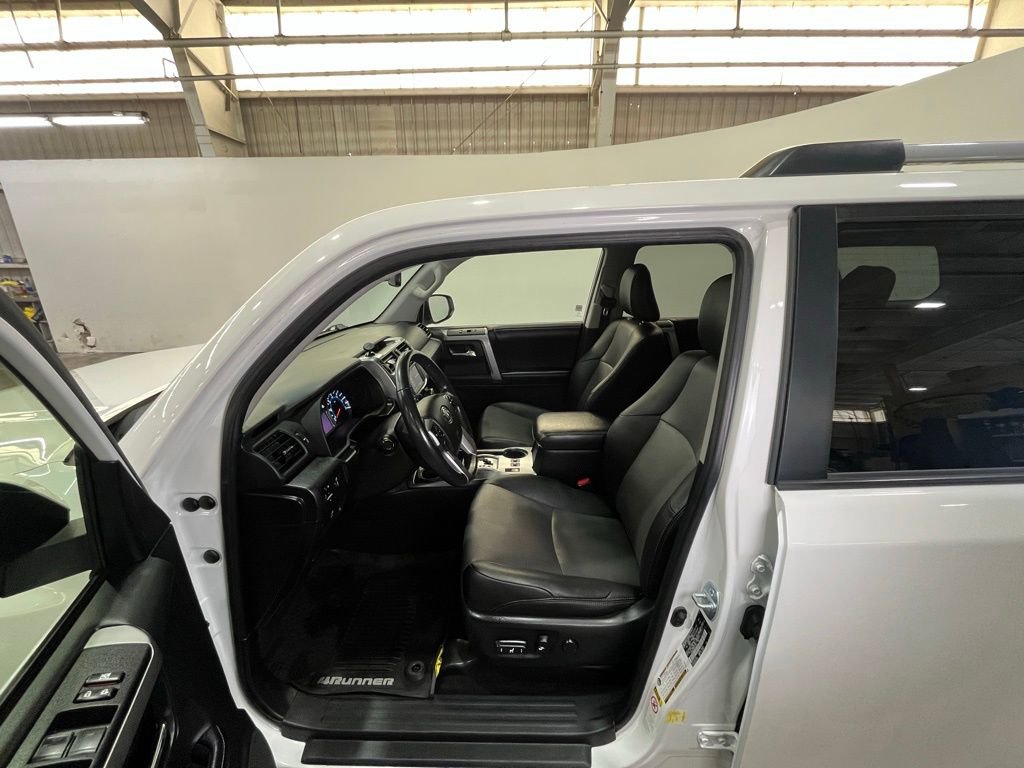Used 2019 Toyota 4Runner SR5 Premium image 17
