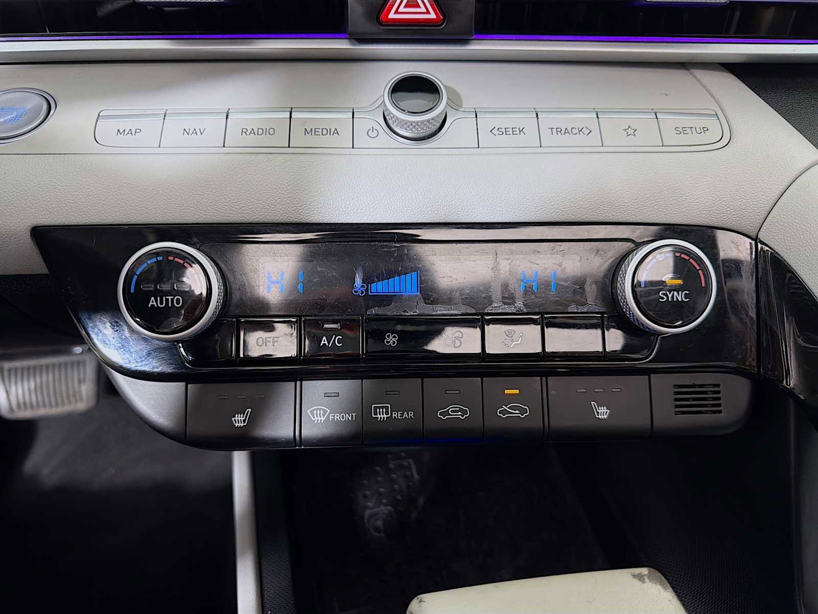 Used 2021 Hyundai Elantra Limited w/ Cargo Package image 14