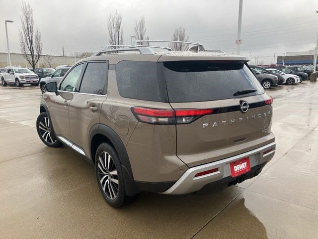 Used 2024 Nissan Pathfinder Platinum w/ Cargo Package image 6