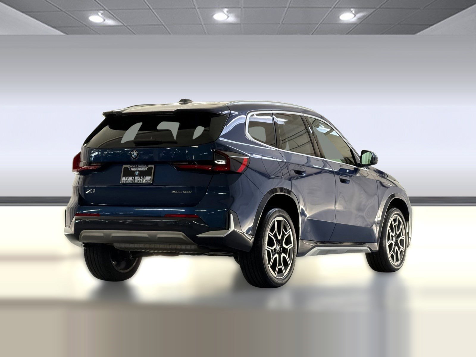 Used 2025 BMW X1 xDrive28i w/ Convenience Package AWD/4WD image 8