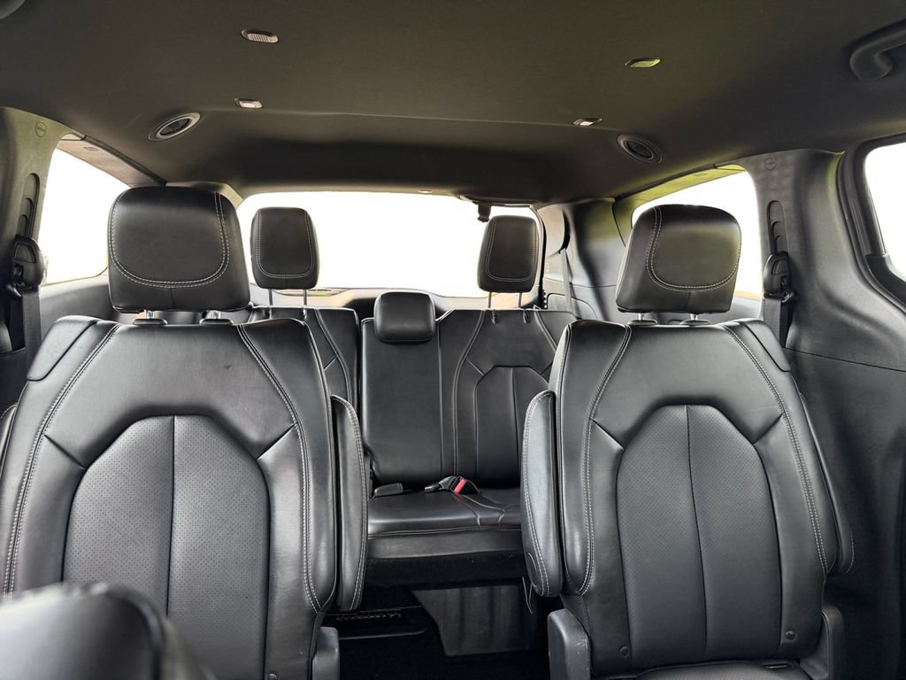 Used 2025 Chrysler Pacifica Select FWD image 14