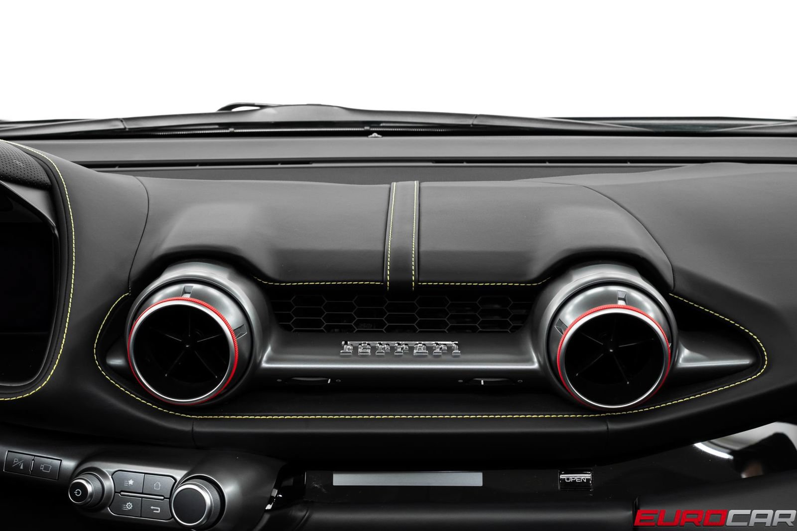 Used 2022 Ferrari 812 GTS RWD image 32