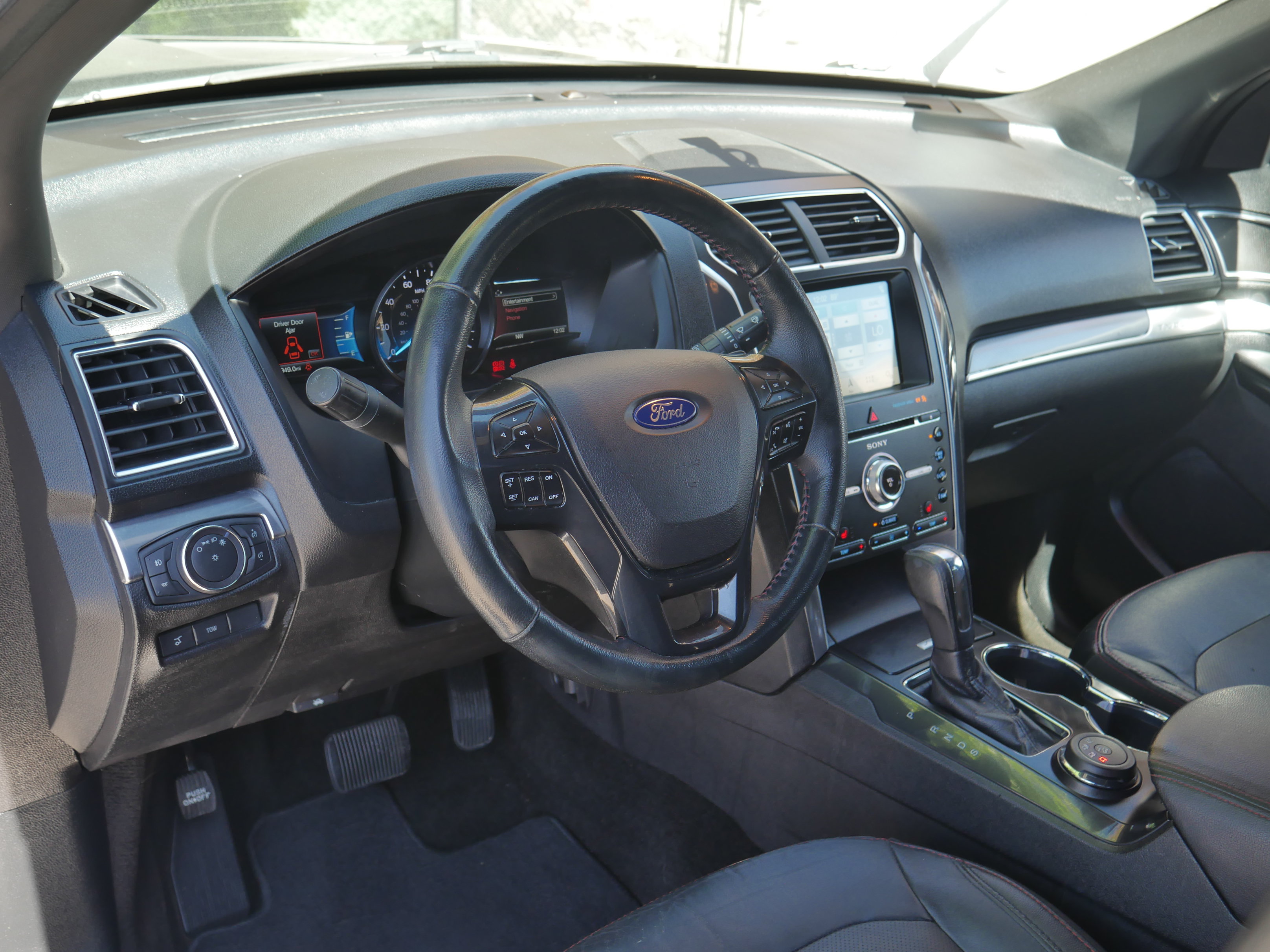 Used 2018 Ford Explorer Sport AWD/4WD image 4