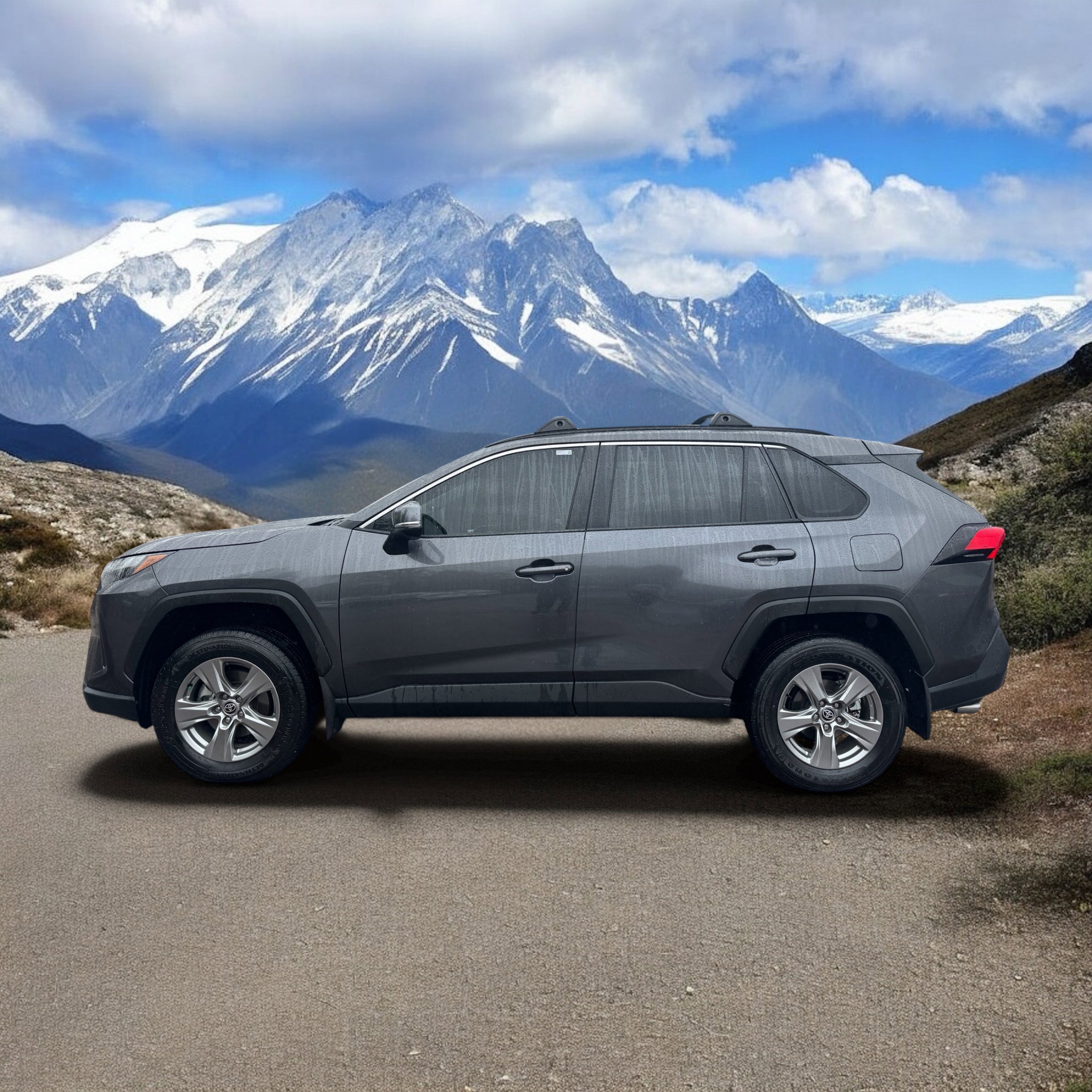 Used 2024 Toyota RAV4 XLE w/ Convenience Package AWD/4WD image 2