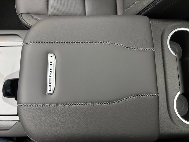 New 2026 GMC Yukon XL Denali w/ Denali Reserve Package image 35