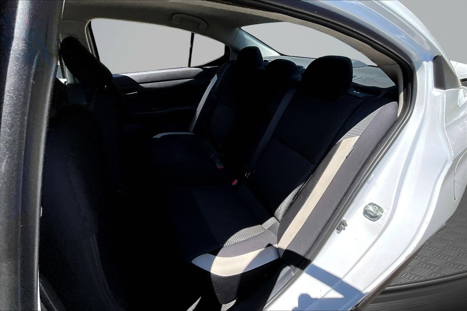 Used 2022 Nissan Versa SV FWD image 21