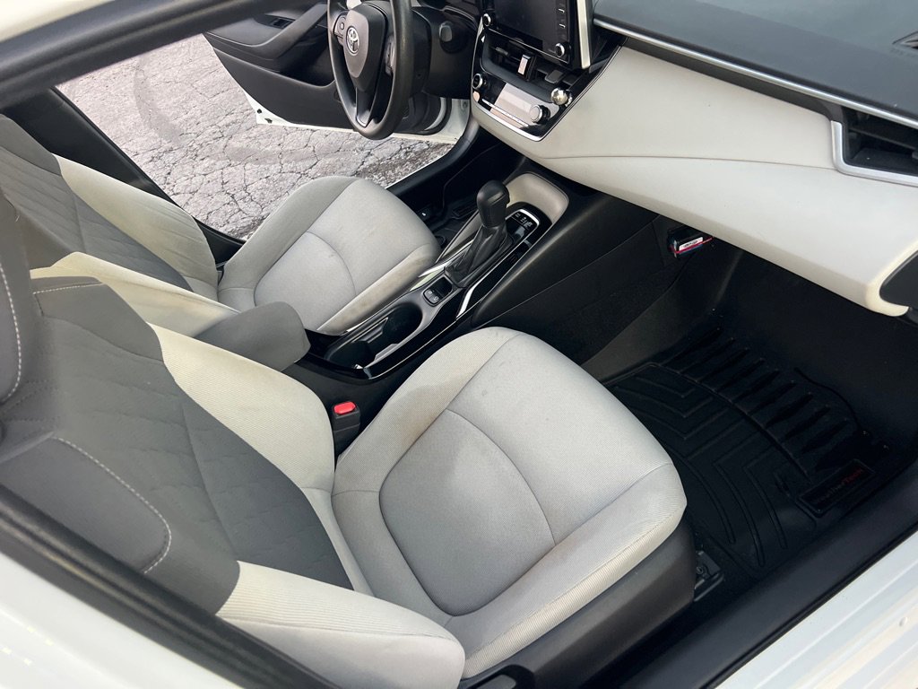 Used 2021 Toyota Corolla LE image 19