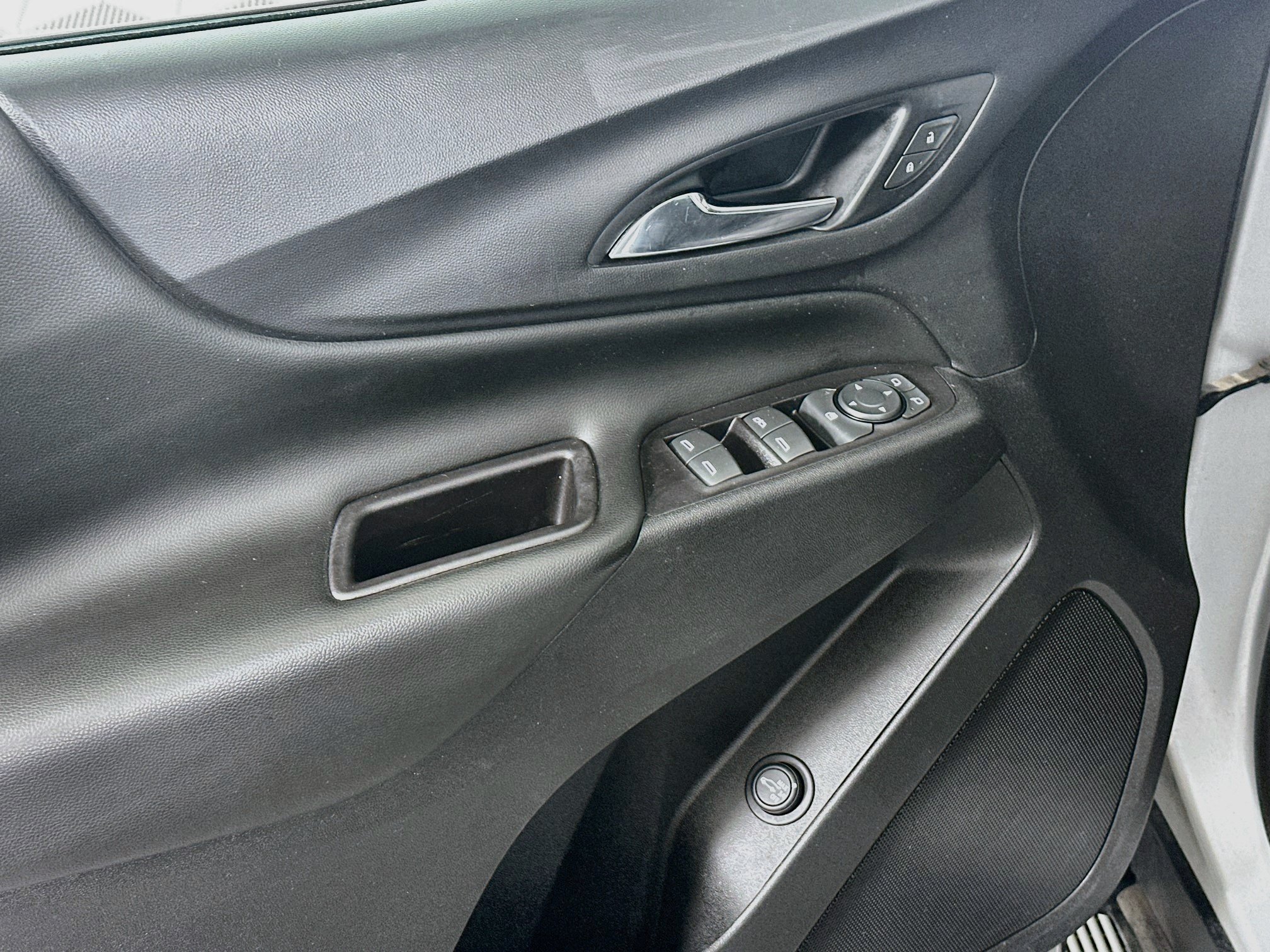 Used 2019 Chevrolet Equinox LT FWD image 15
