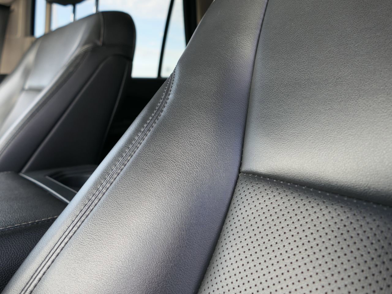 Used 2024 Ford Expedition XLT image 18